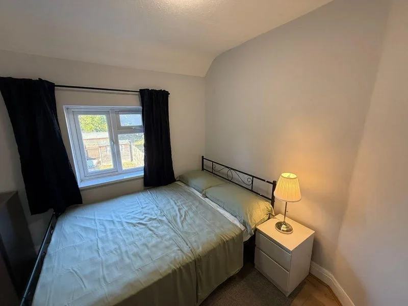 Room Avon Road in Greater London