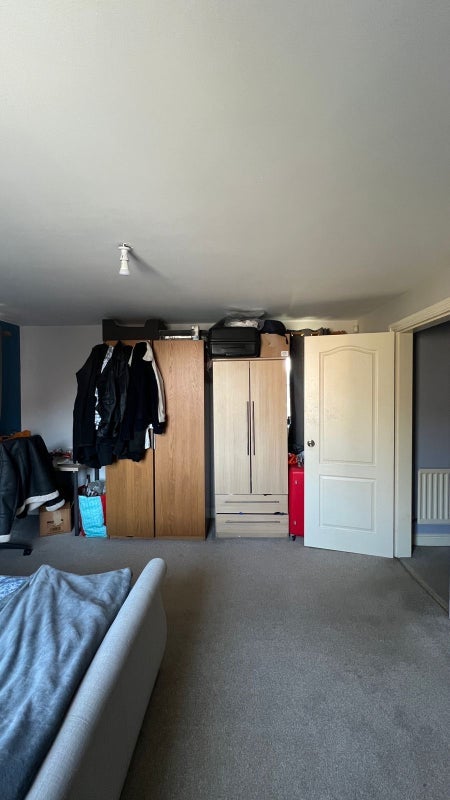 Room Chervil Close in Manchester