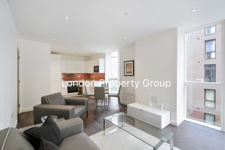 Flat Devan Grove in Greater London