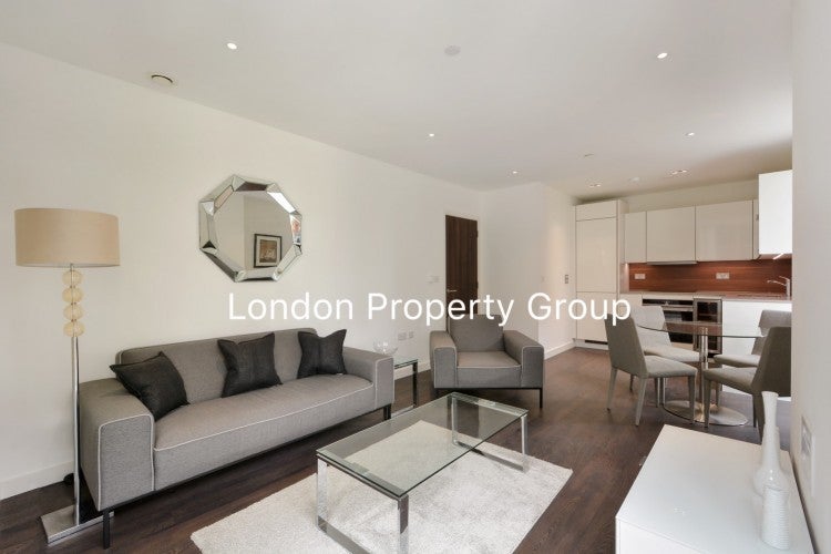 Flat Devan Grove in Greater London