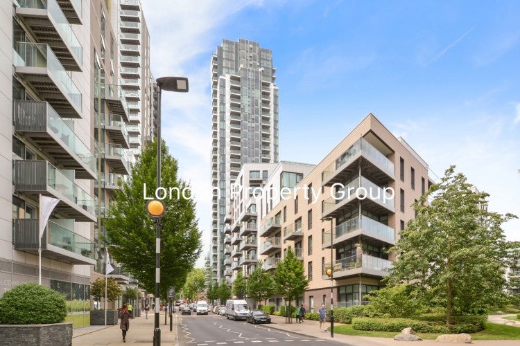 Flat Devan Grove in Greater London