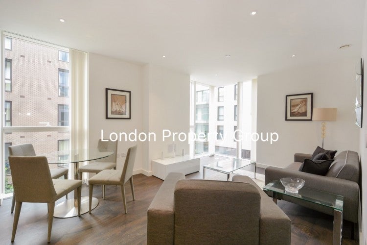 Flat Devan Grove in Greater London