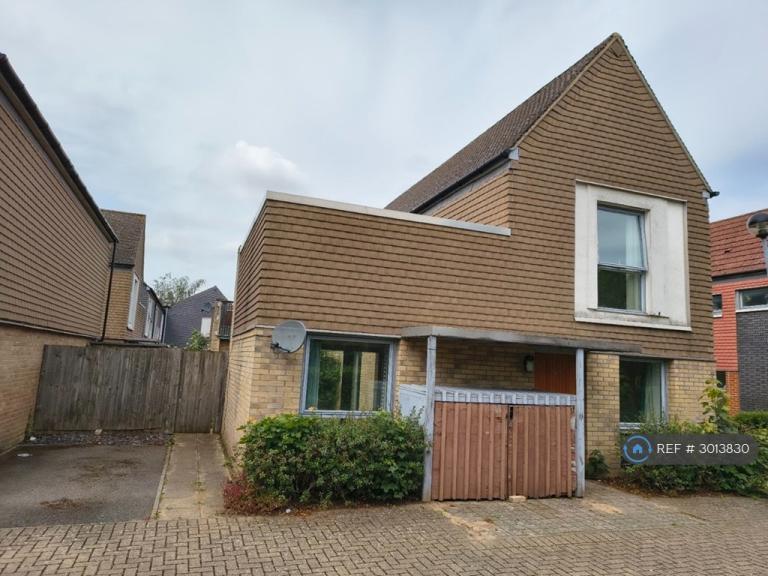 House All Saints Close in Fenland District