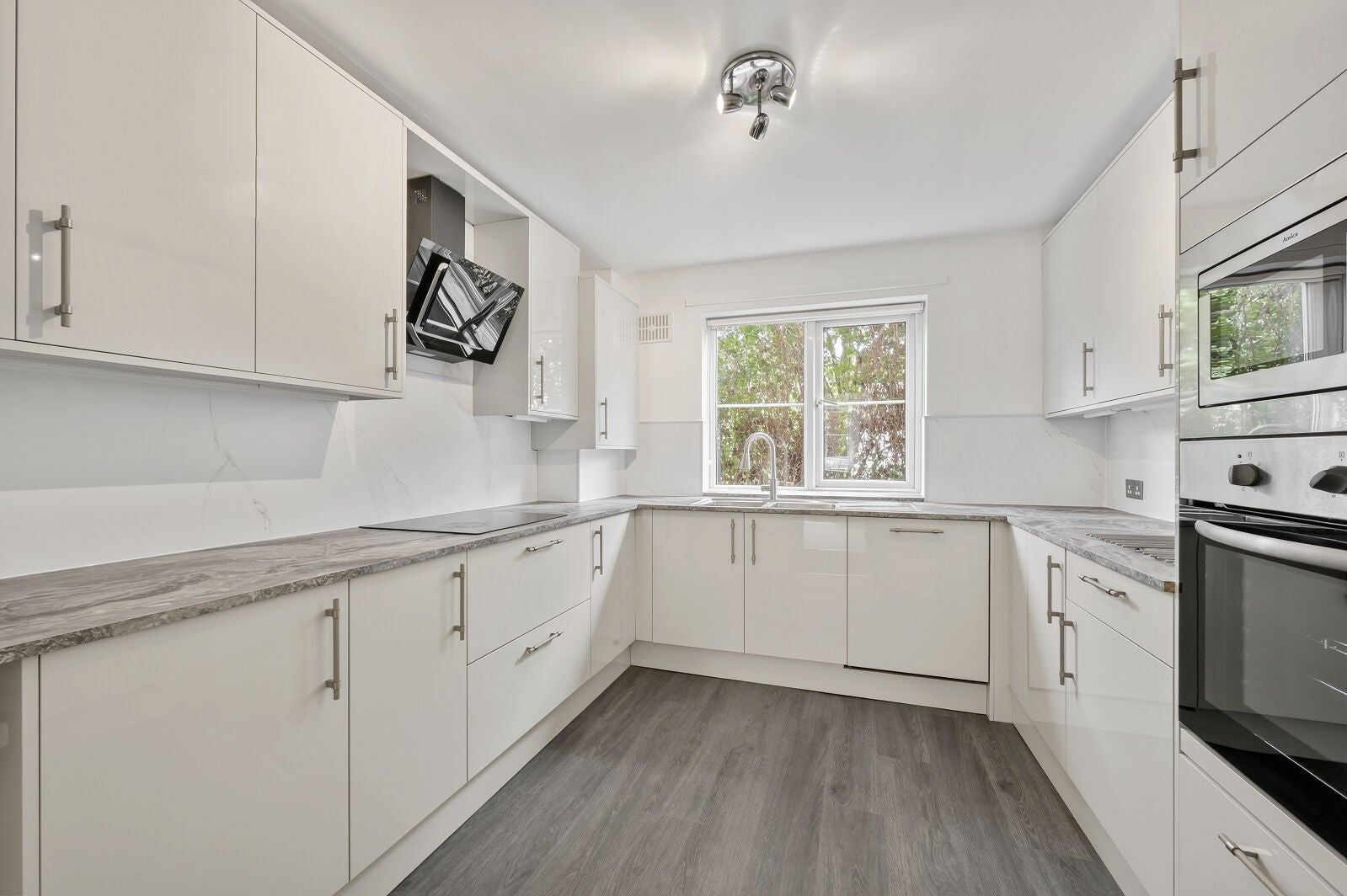 Flat Alwyne Road in Greater London