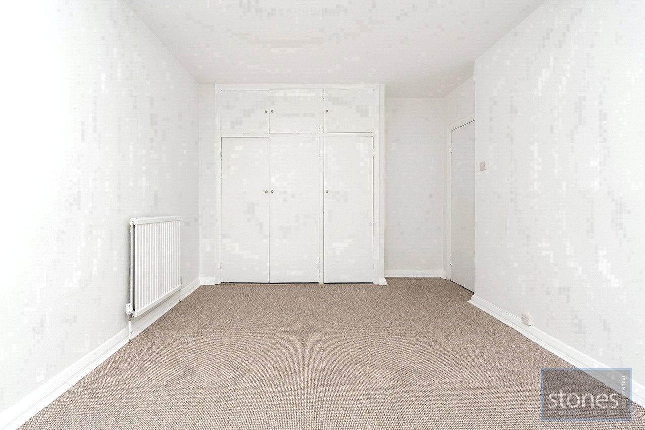 Flat Fairfax Road in Greater London