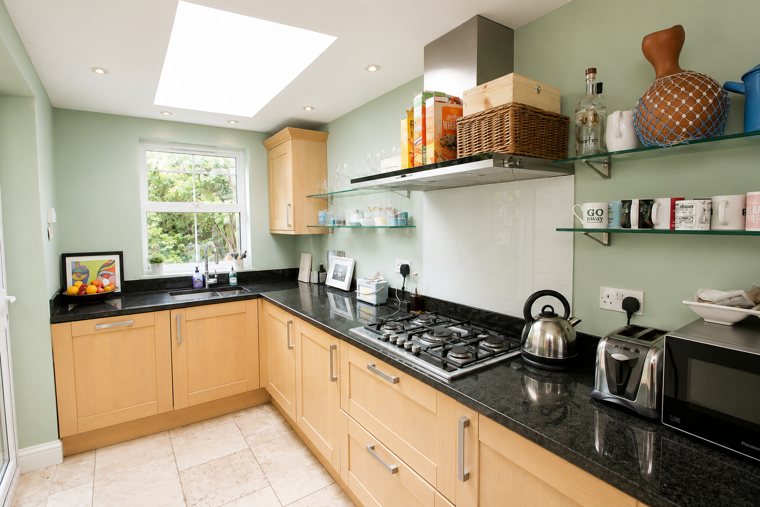 Flat Heathfield Road in Greater London