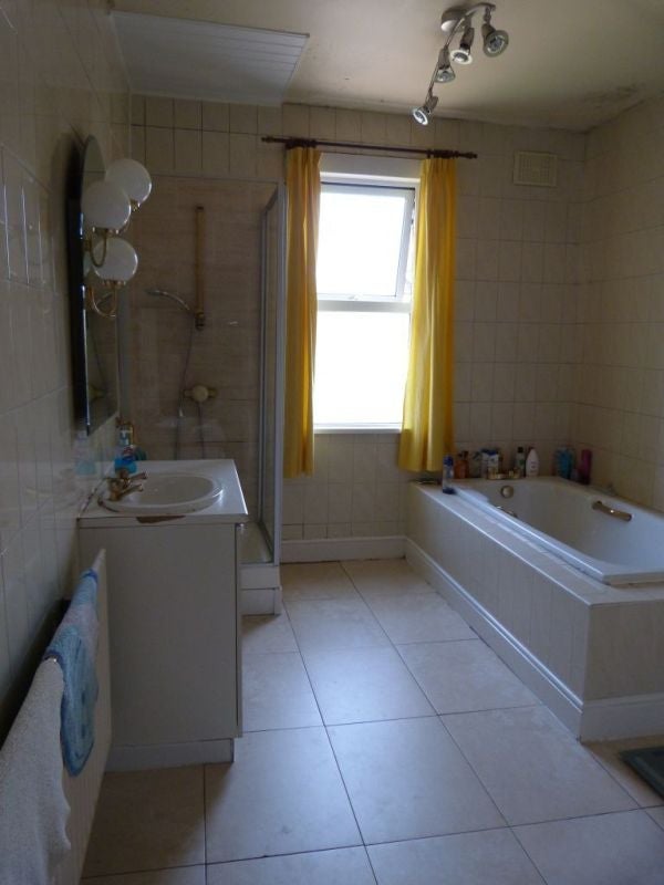Room Bradford Road in Wakefield