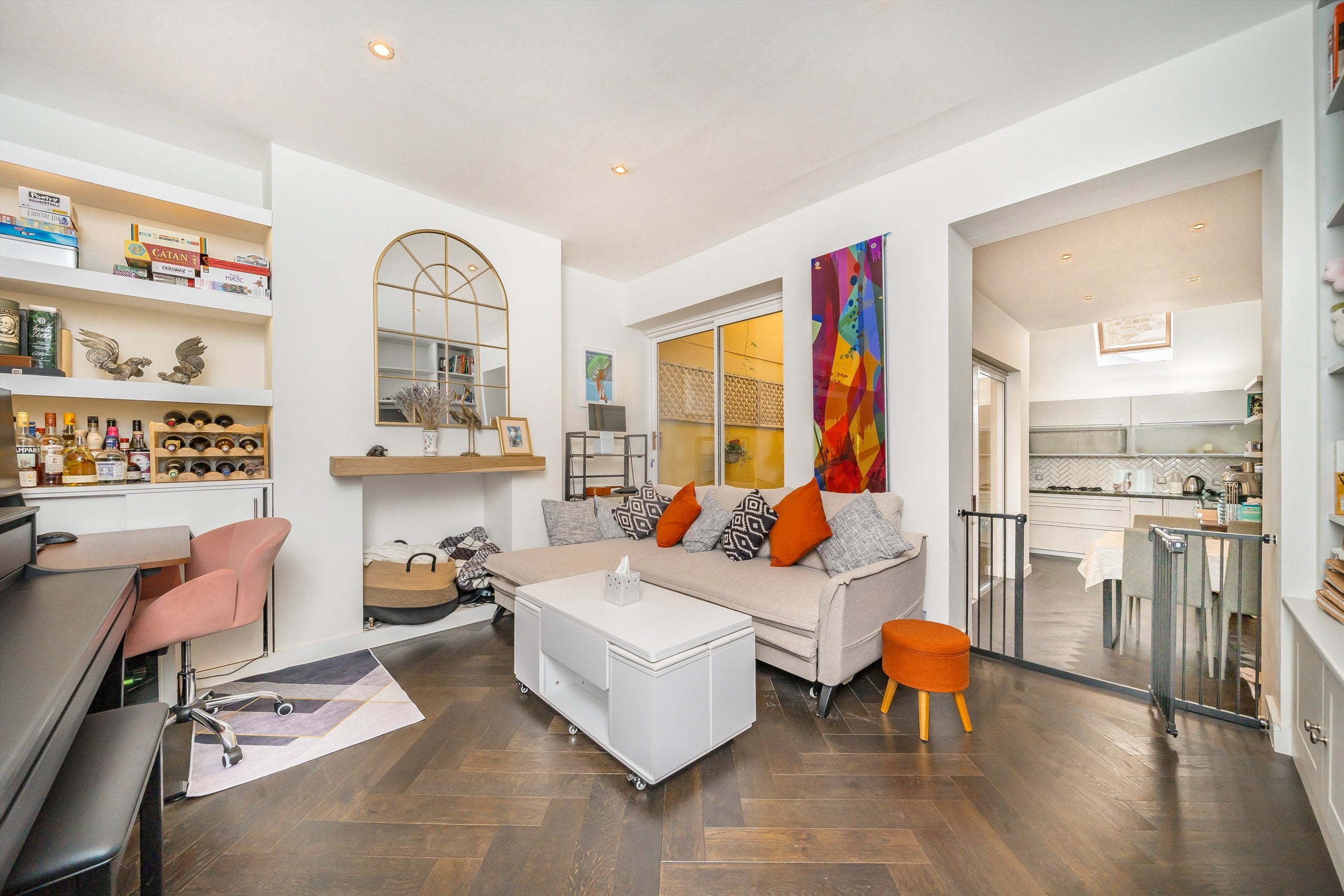 House Curlew Street in Greater London