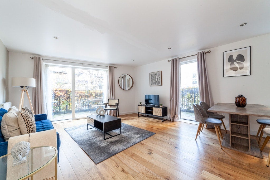 Flat Lewisham Road in Greater London