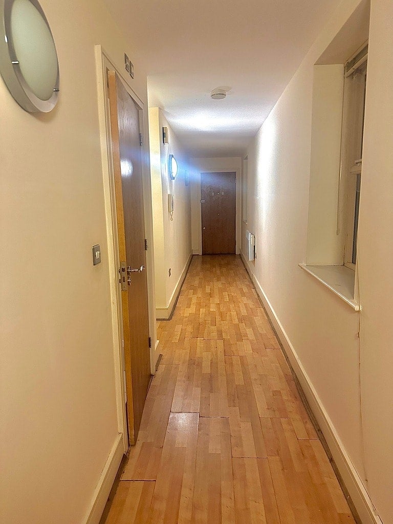 Flat Langdale Road in Greater London