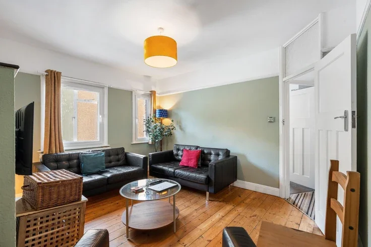 Flat George Street in St Leonards