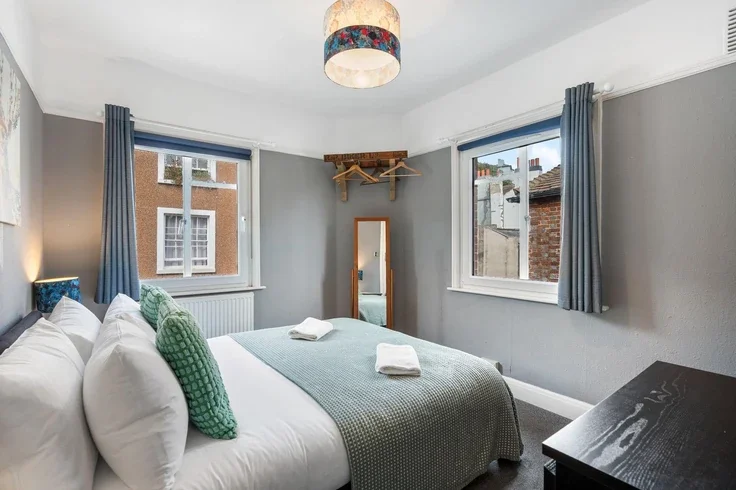 Flat George Street in St Leonards