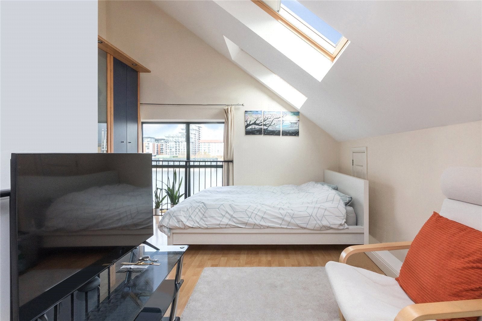 Flat De Quincey Mews in Greater London