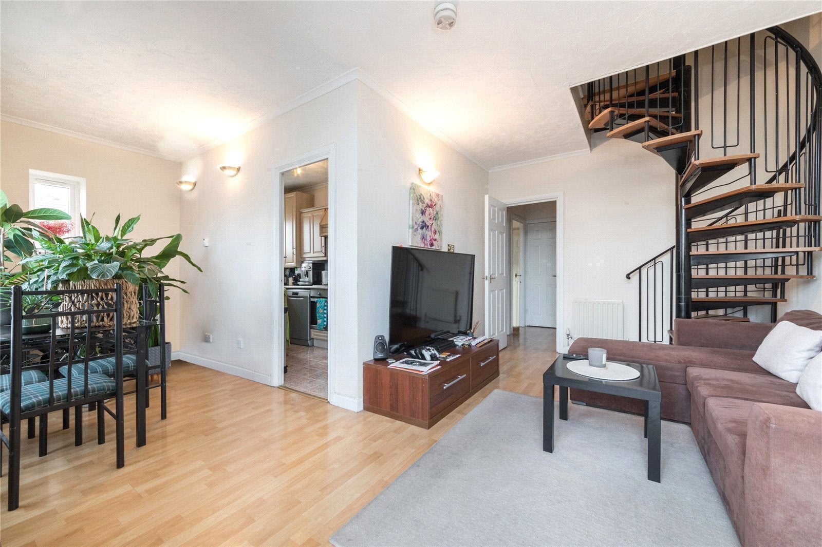 Flat De Quincey Mews in Greater London