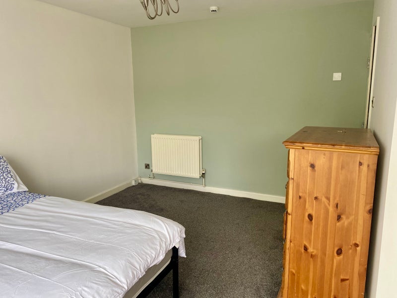 Room Perry Hill in Chelmsford