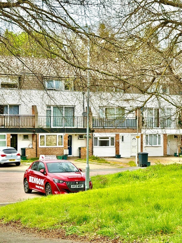 Room Perry Hill in Chelmsford