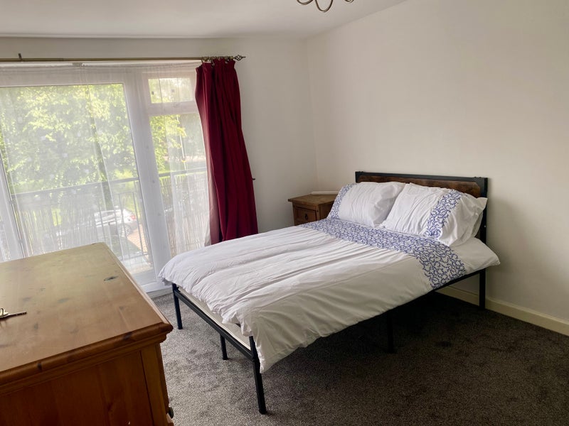 Room Perry Hill in Chelmsford
