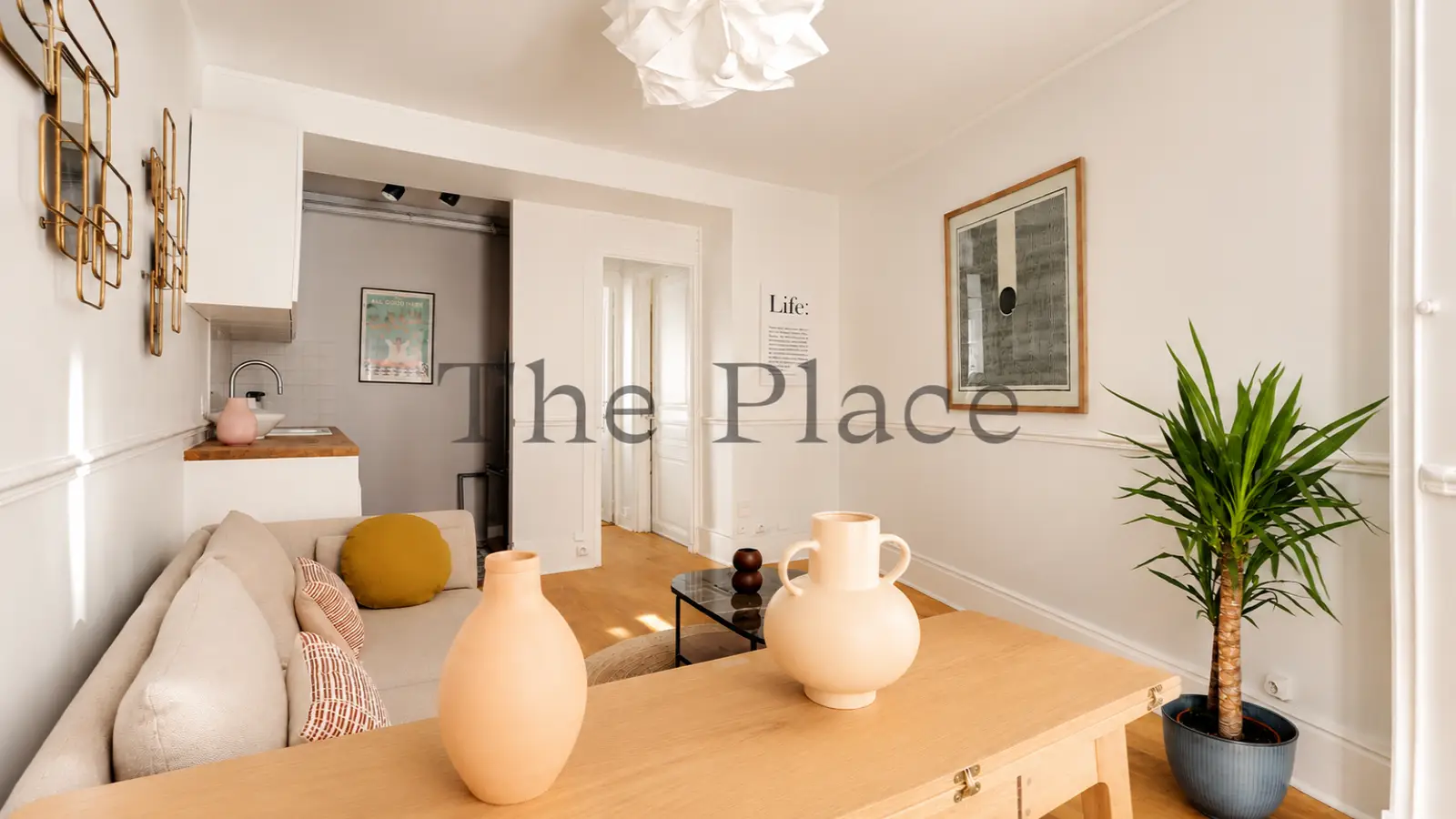 Appartement Rue Cyrano de Bergerac à Paris