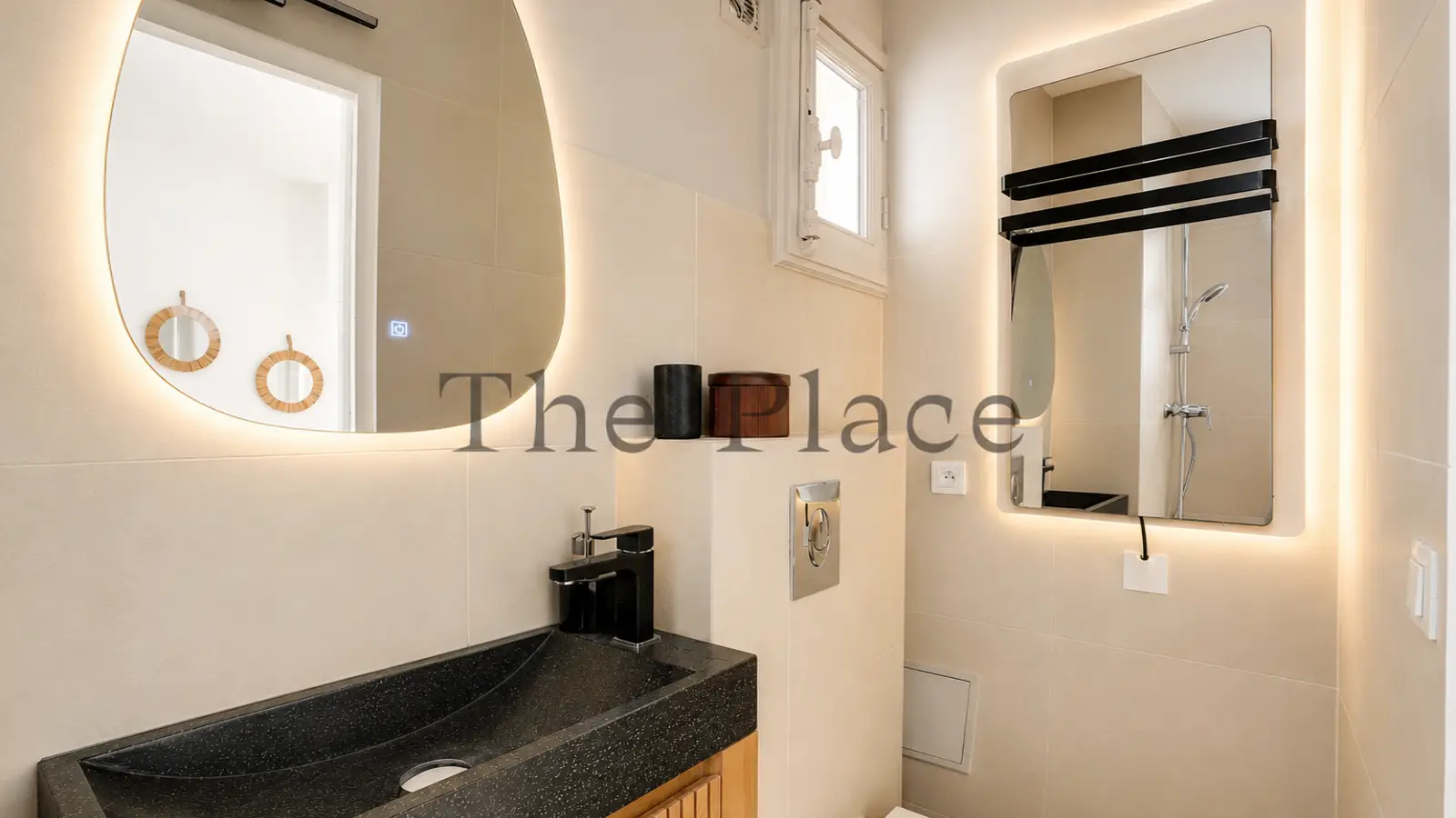 Appartement Rue Cyrano de Bergerac à Paris