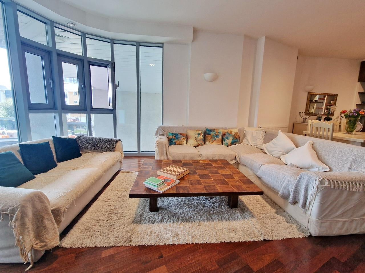 Flat Bridges Court in Greater London