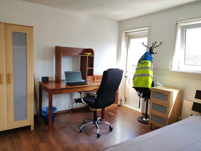 Room Salisbury Close in Greater London