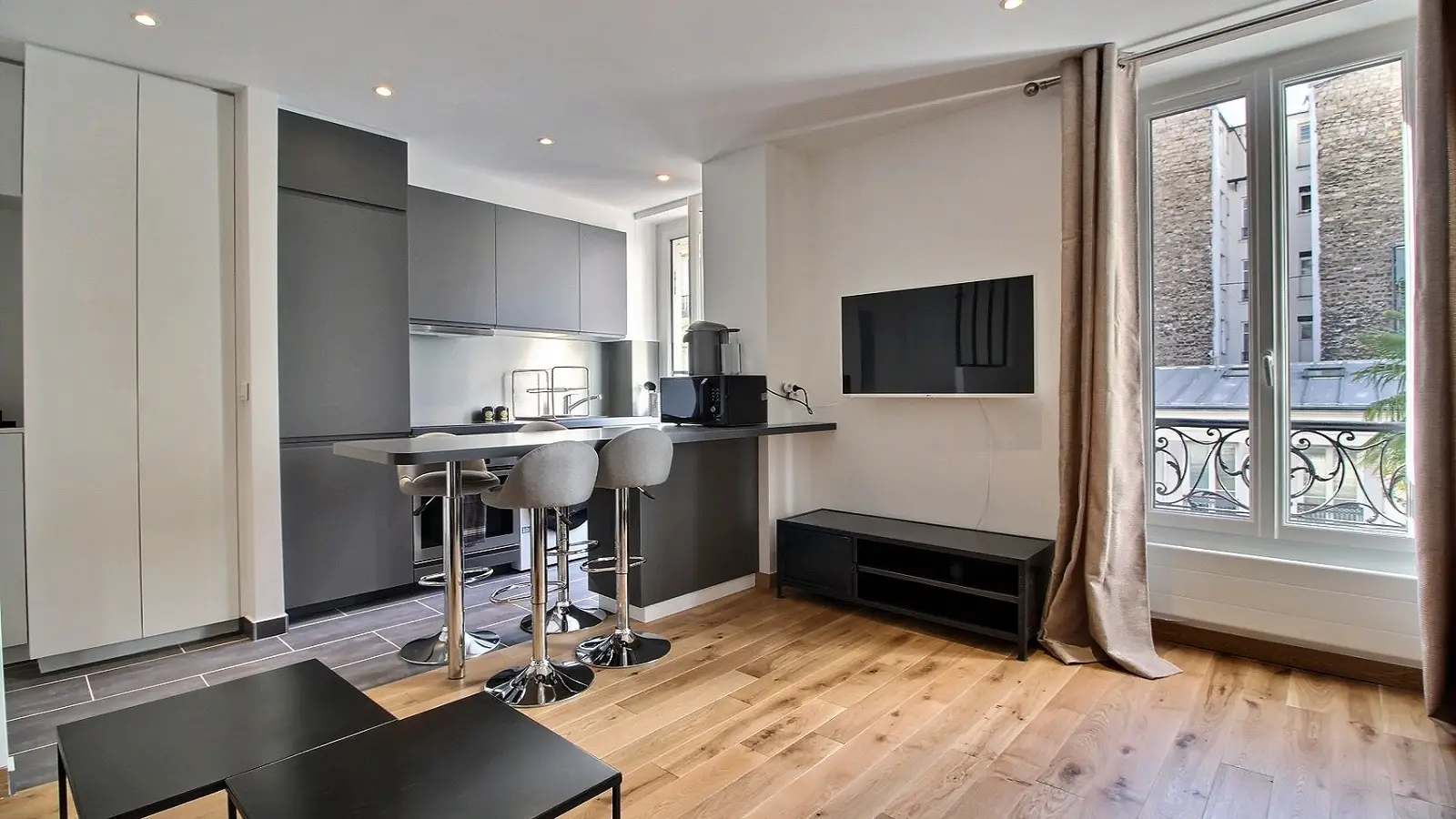 Flat Rue des Moines in Paris