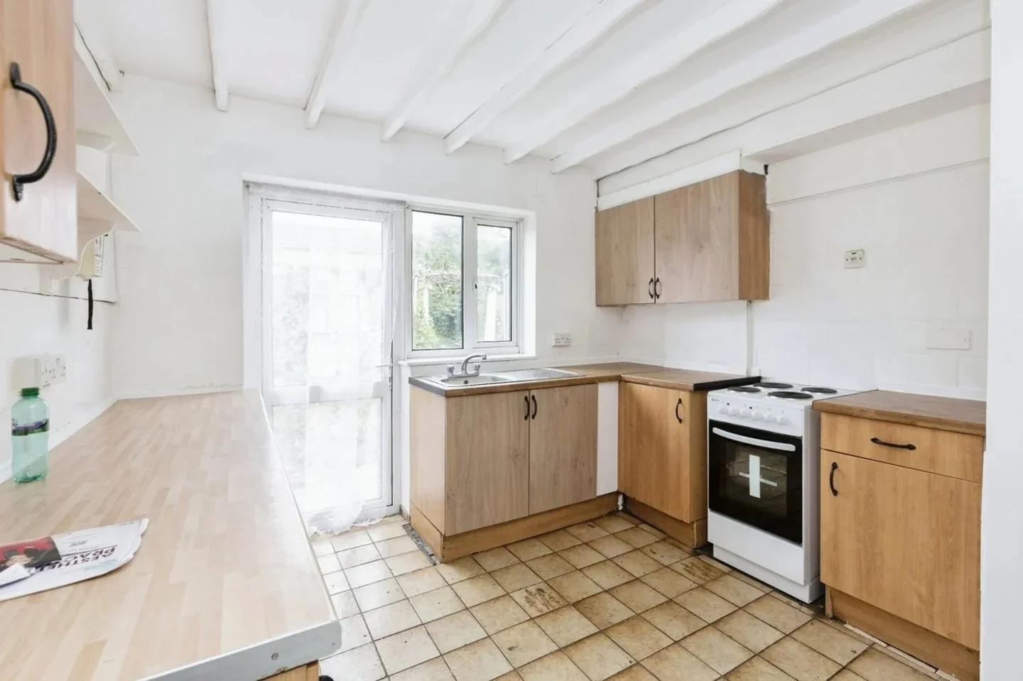 Room Cowbridge Lane in Greater London