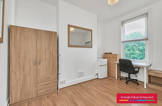 Room George Lane in Greater London