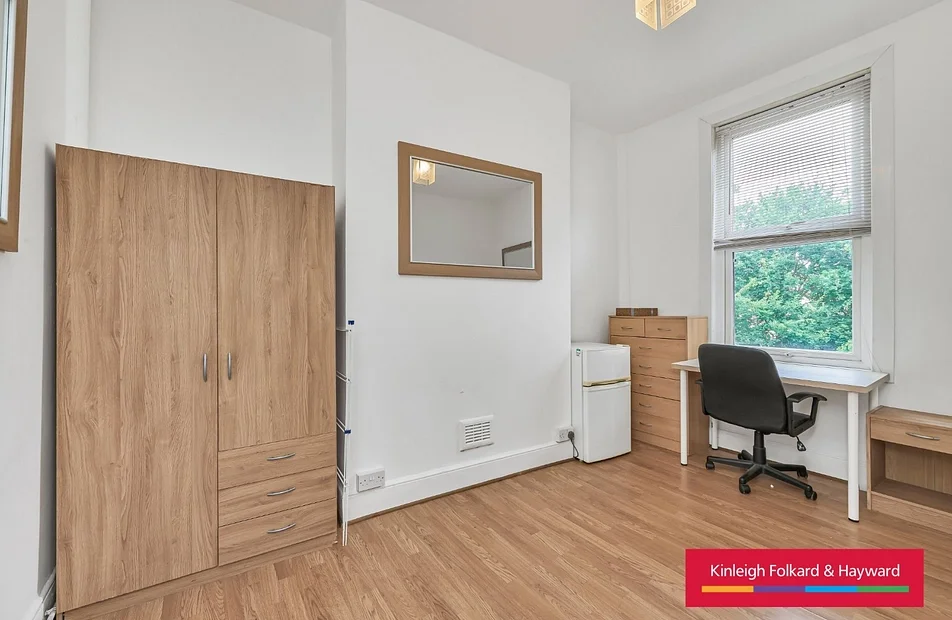 Room George Lane in Greater London