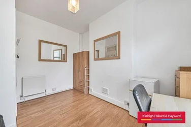 Room George Lane in Greater London
