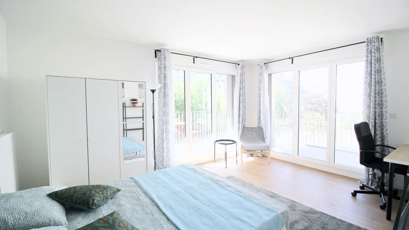 Flat Boulevard Victor Hugo in Clichy