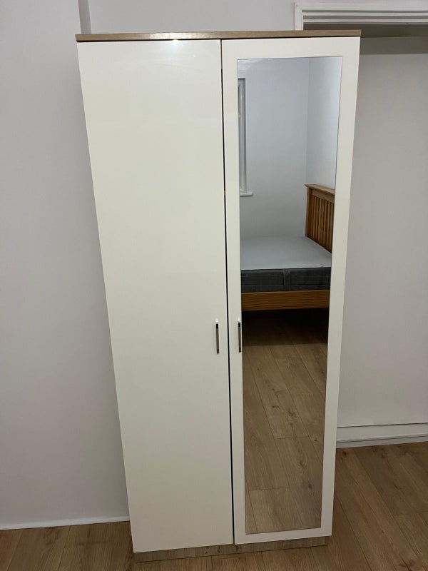 Room Mottisfont Road in Greater London