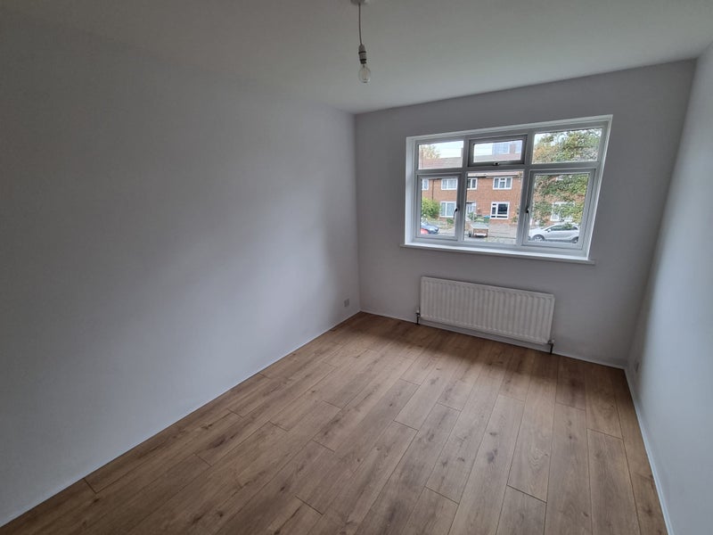 Room Mottisfont Road in Greater London