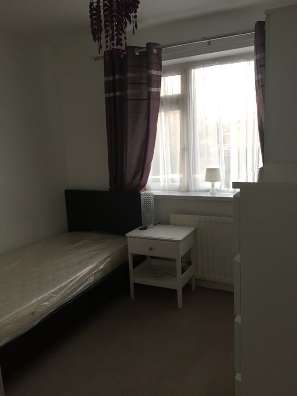 House Stanmore Crescent in Luton
