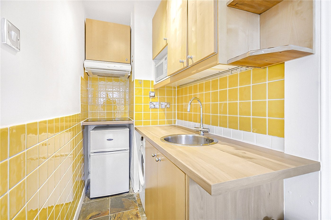 Flat Baldwins Gardens in Greater London