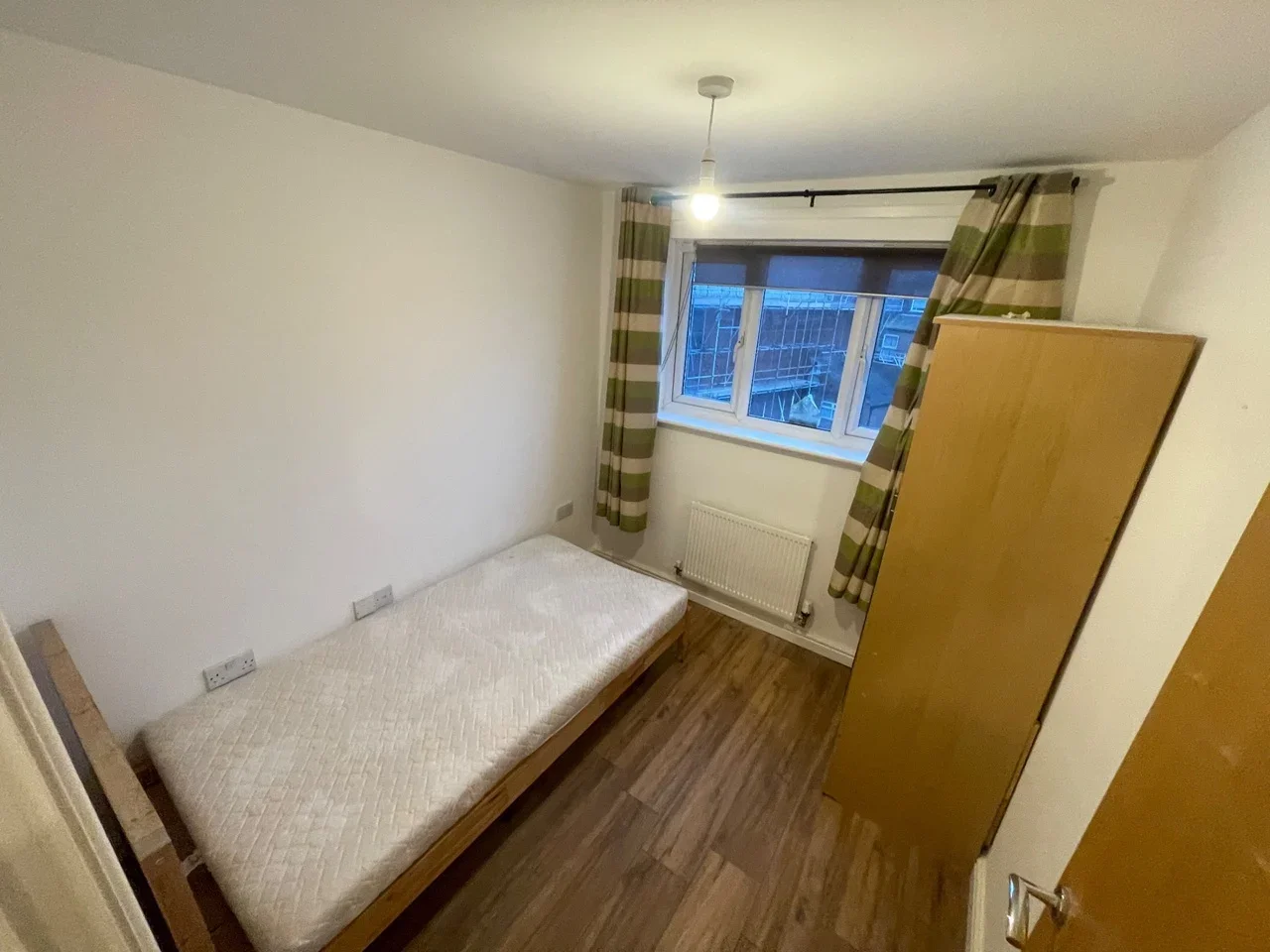 Flat Palmerston Road in Greater London