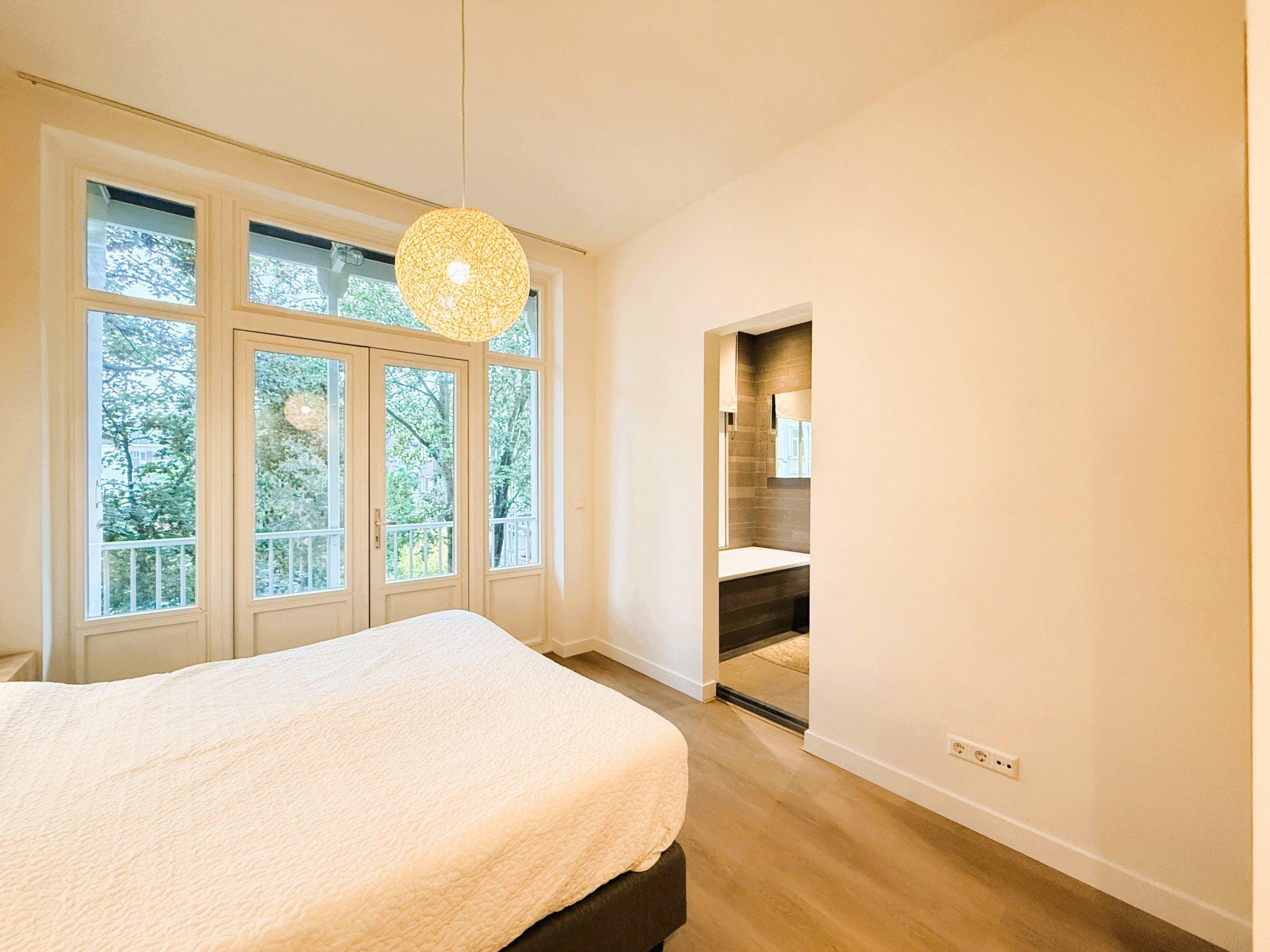 Woning te huur: Hogeweg, Amsterdam