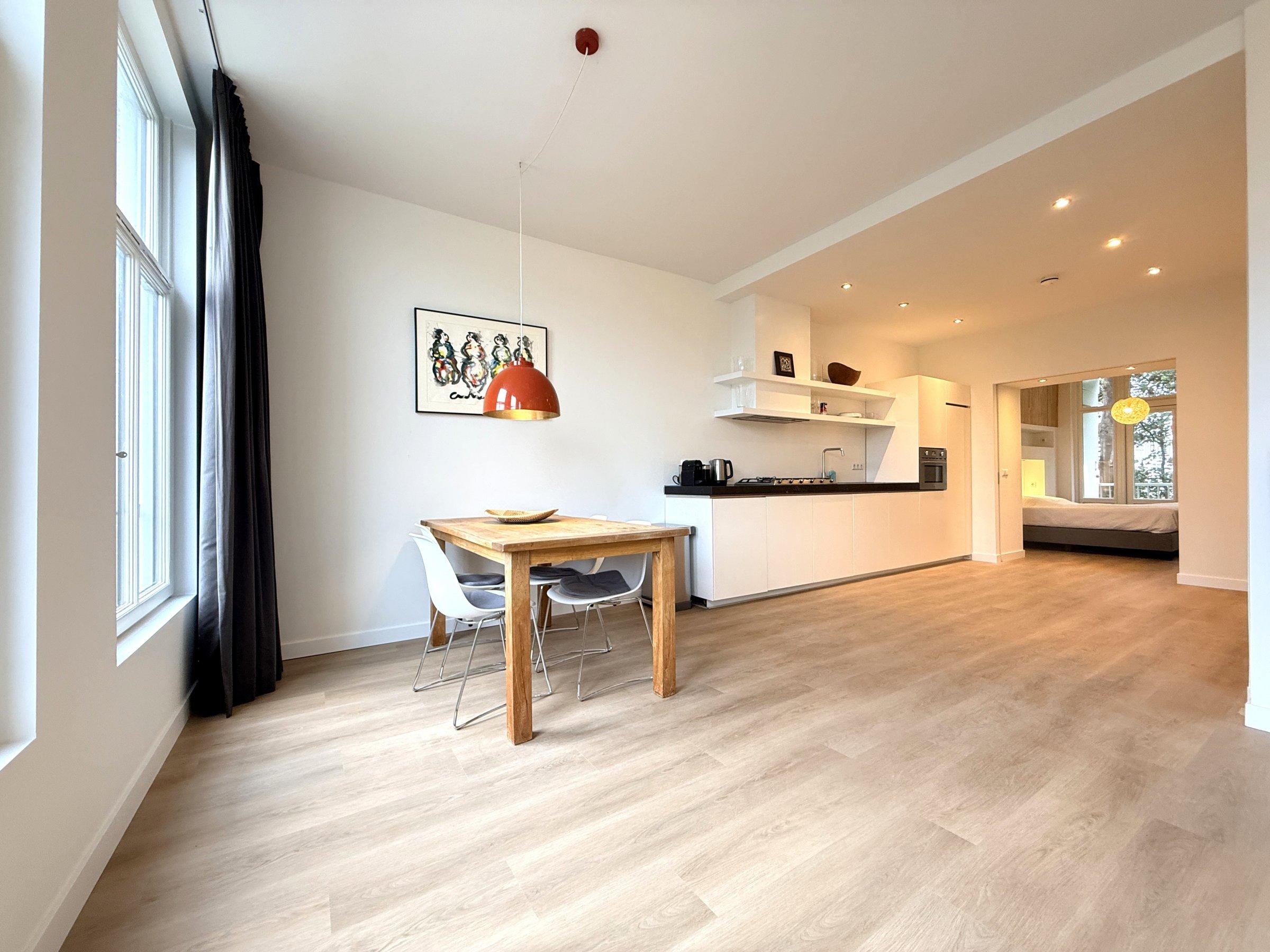 Woning te huur: Hogeweg, Amsterdam