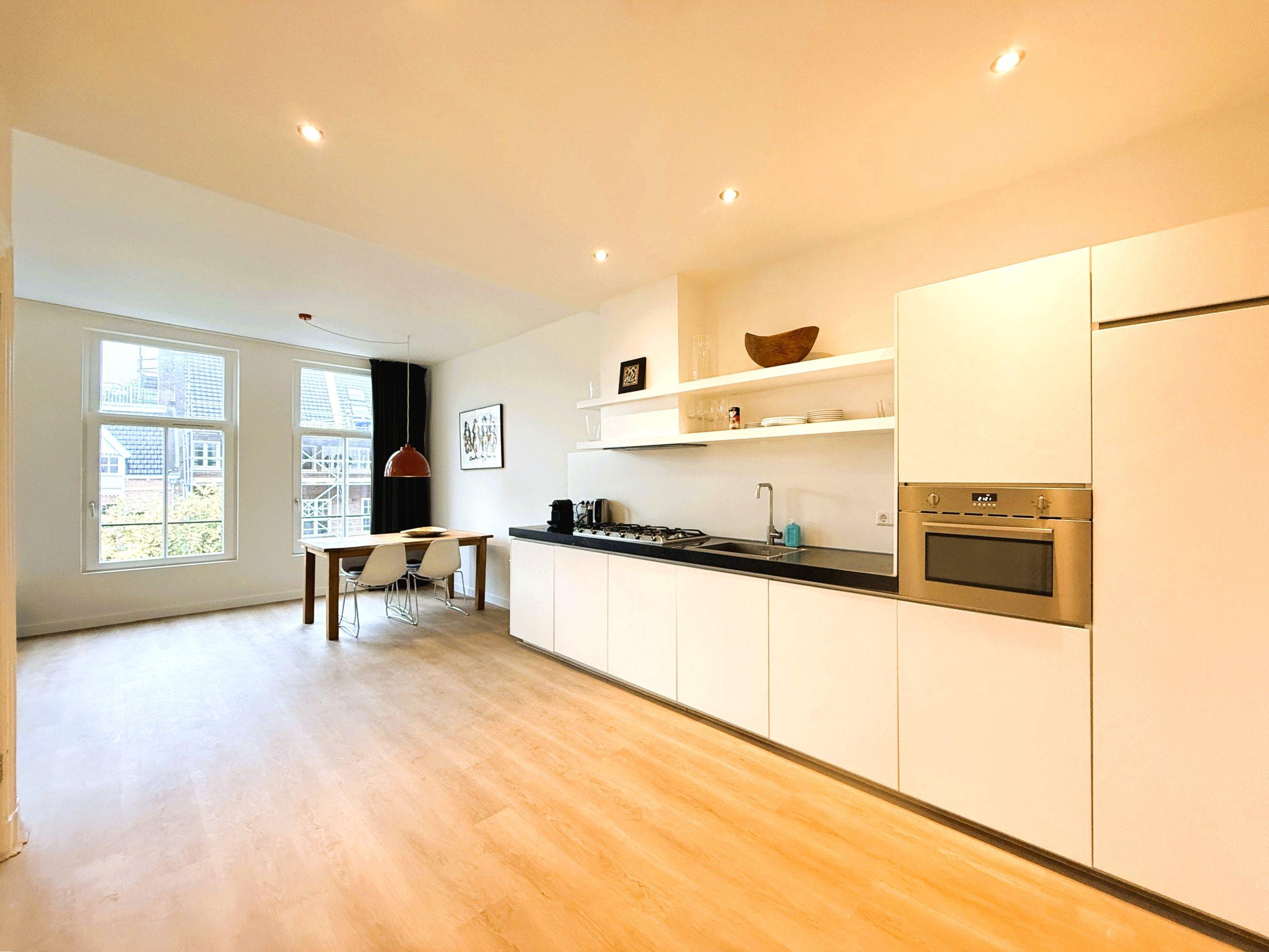 Woning te huur: Hogeweg, Amsterdam