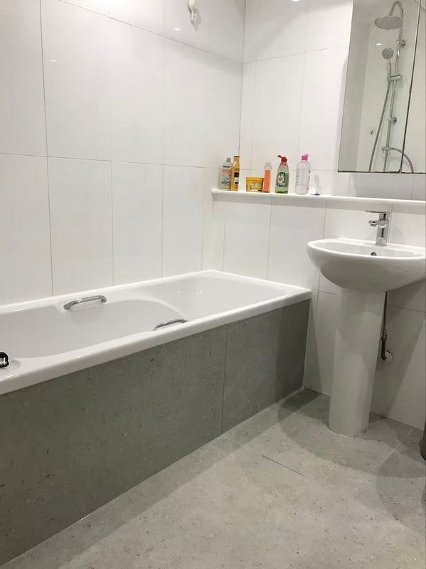 Room Heaven Tree Close in Greater London
