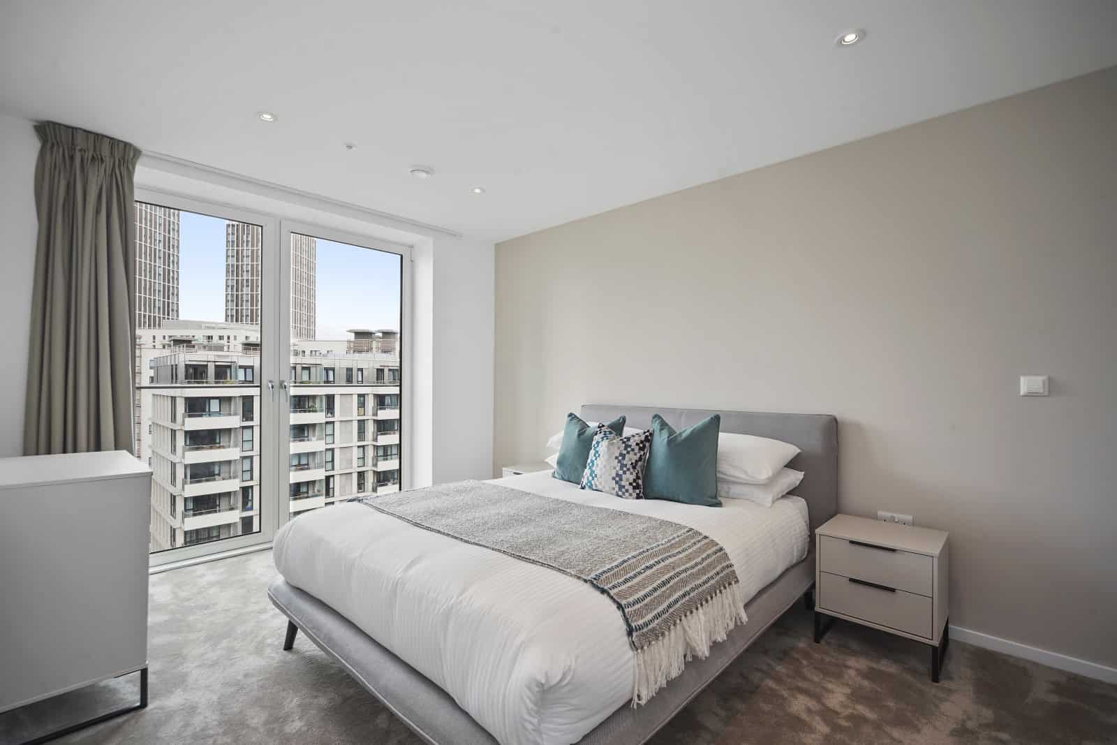 Flat Celebration Avenue in Greater London