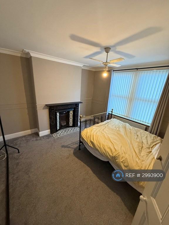 Room Back Tower Grove in Leeds