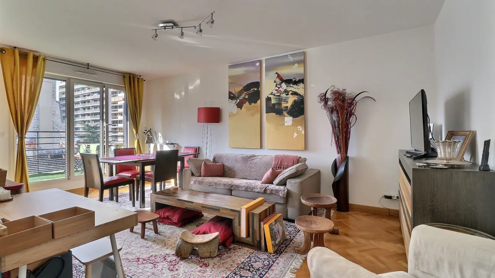 Flat Rue Saint-Charles in Paris