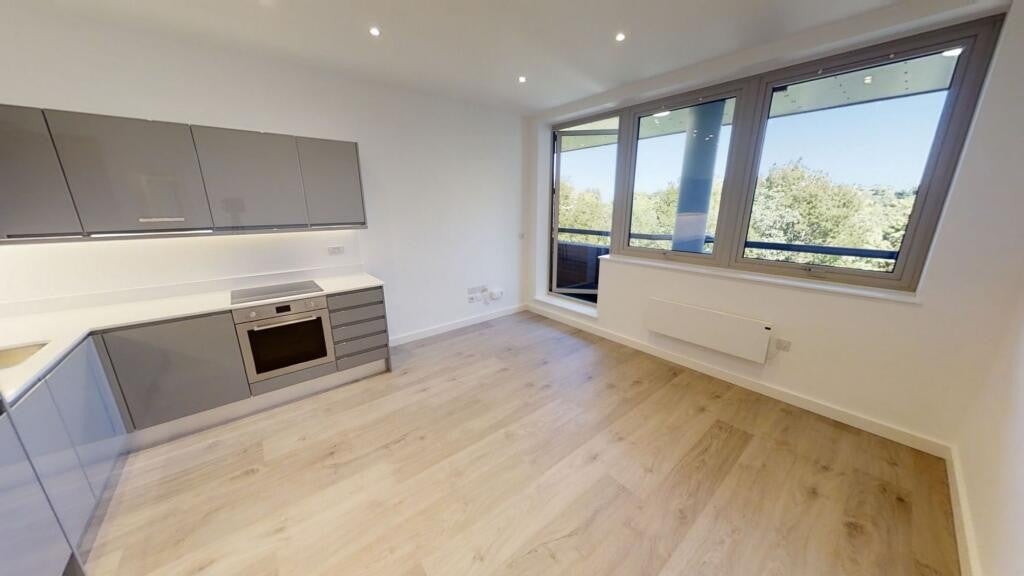 Flat Ladymead in Guildford