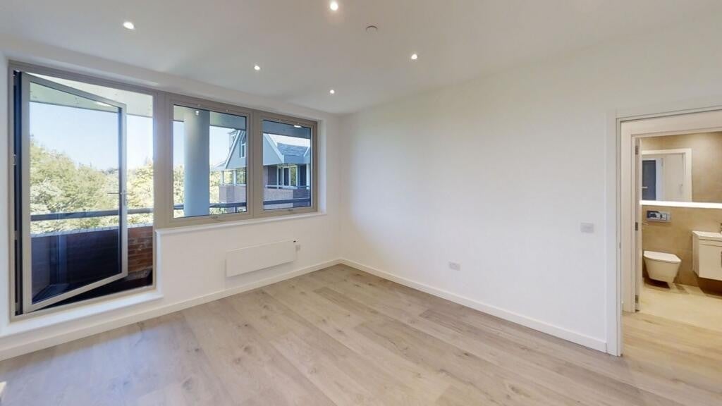 Flat Ladymead in Guildford