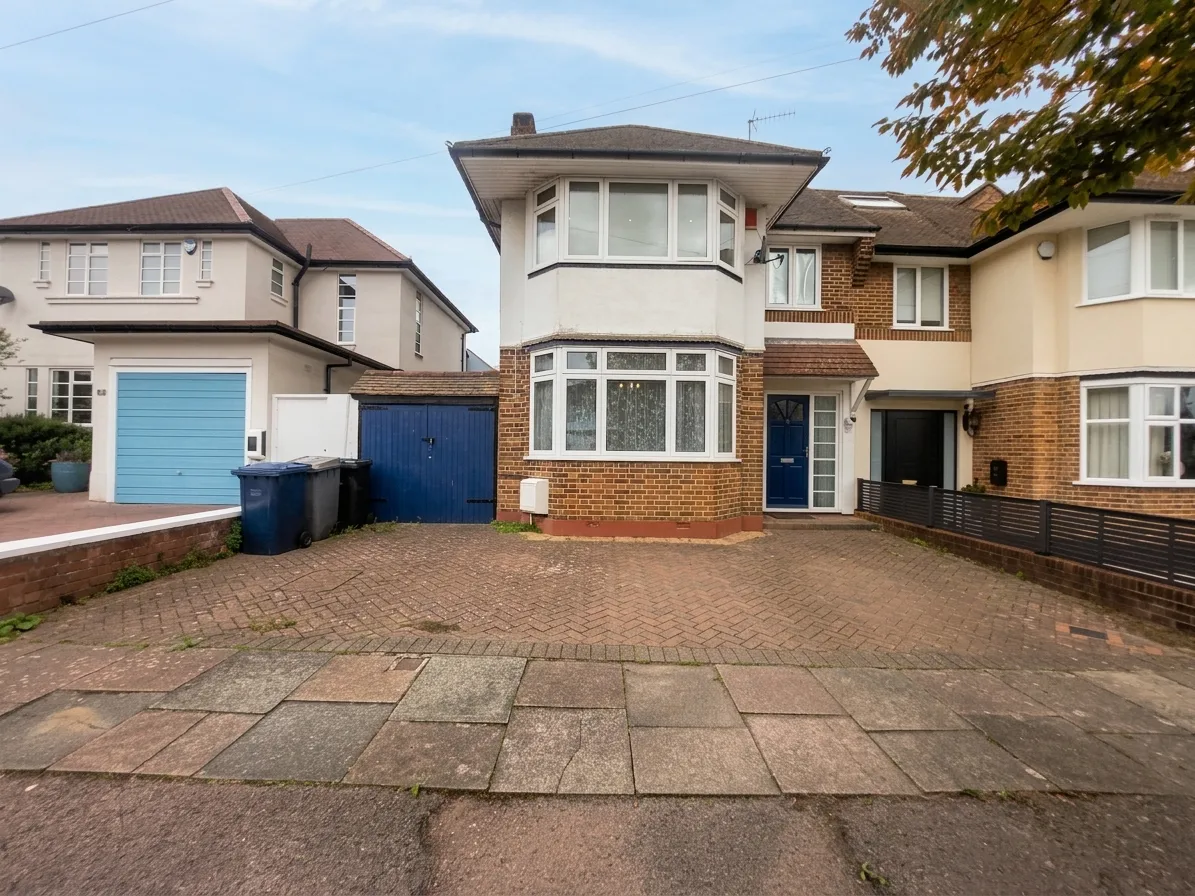 House Steynings Way in Greater London