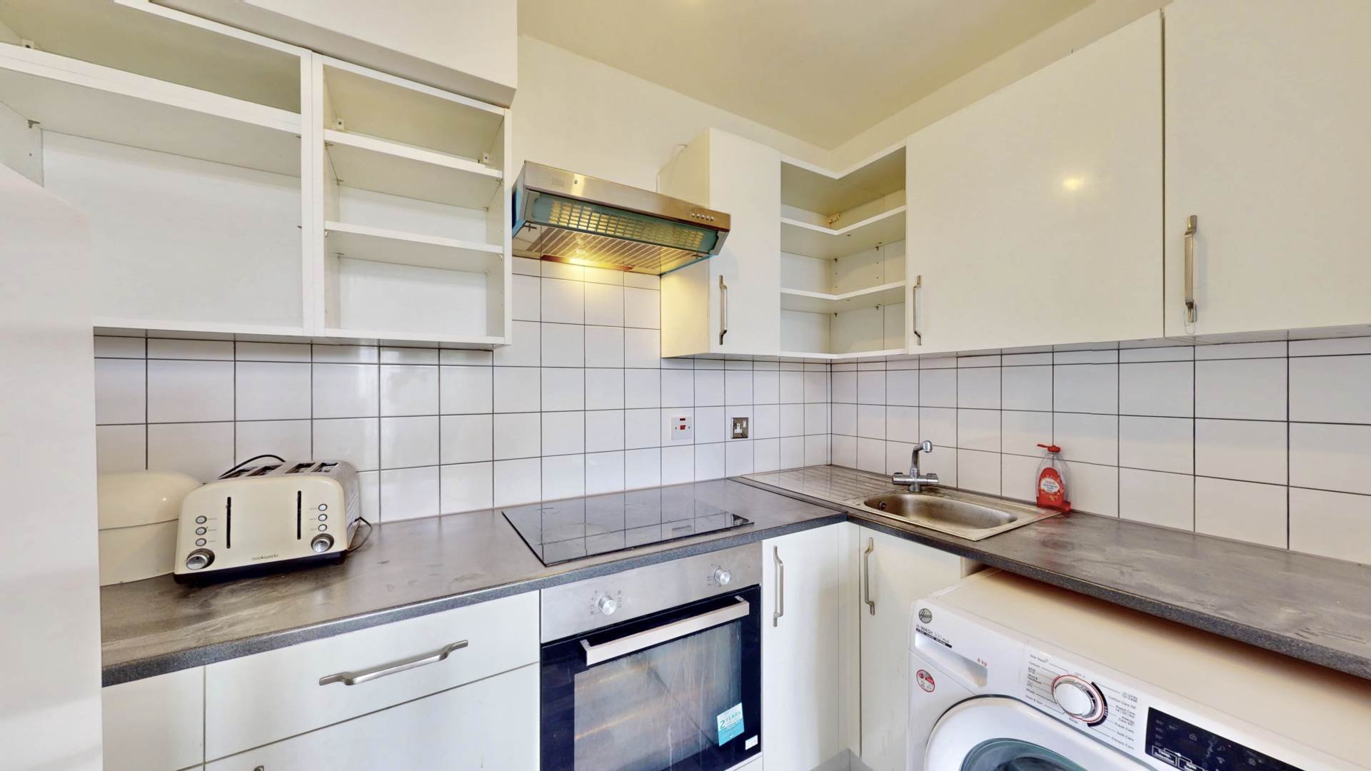 Flat Oakeshott Avenue in Greater London