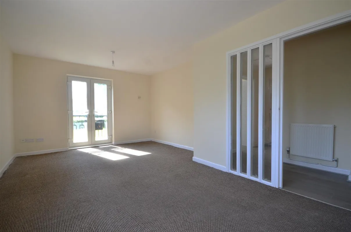 Flat Crown Walk in Greater London