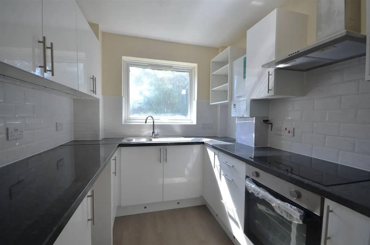 Flat Crown Walk in Greater London