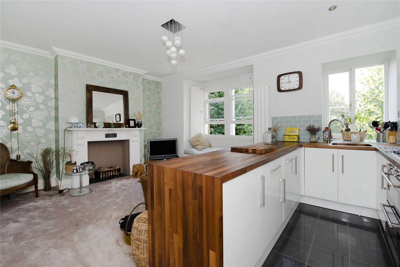 Flat Northolme Road in Greater London